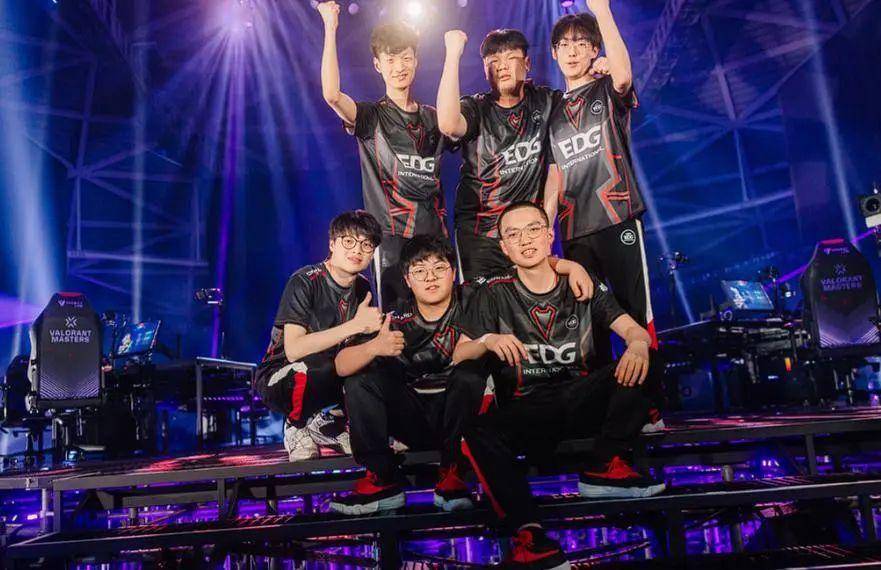 待在中场发 待在中场发