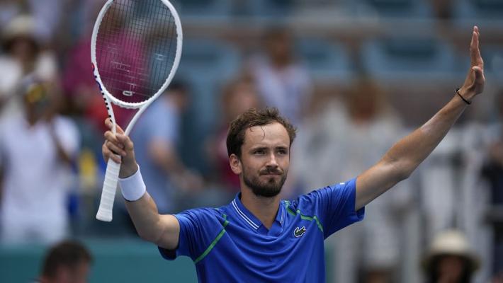 她多次在关 她多次在关